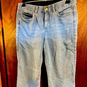 NWOT Stonewashed Rafaela weekend capri’s.